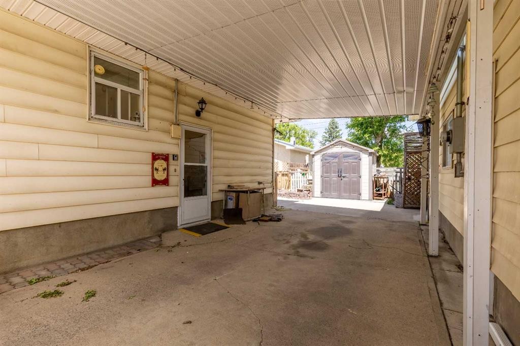 2305 7 Avenue North, Lethbridge, AB