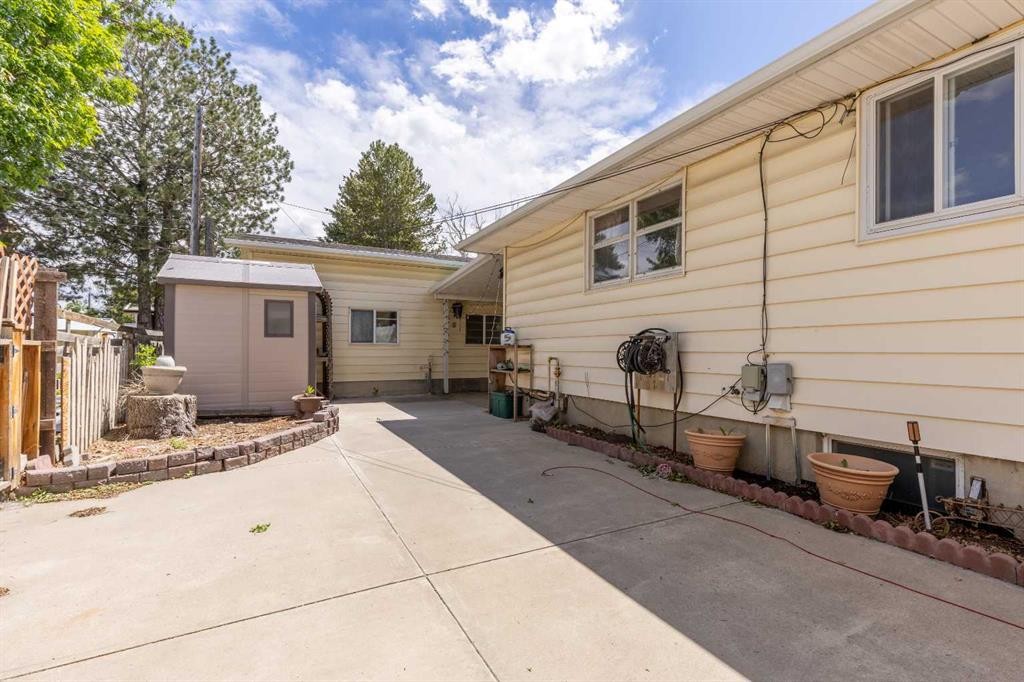 2305 7 Avenue North, Lethbridge, AB