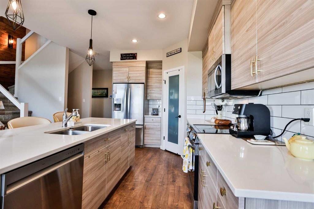 874 Greywolf Run North, Lethbridge, AB