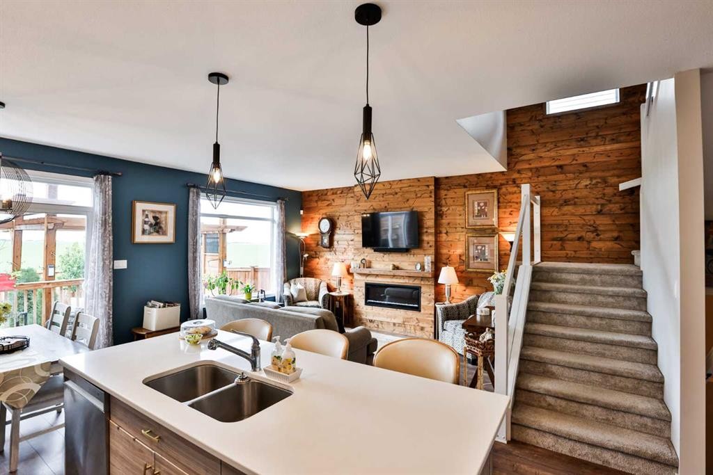 874 Greywolf Run North, Lethbridge, AB