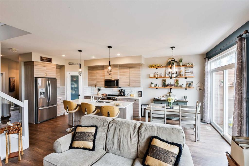 874 Greywolf Run North, Lethbridge, AB