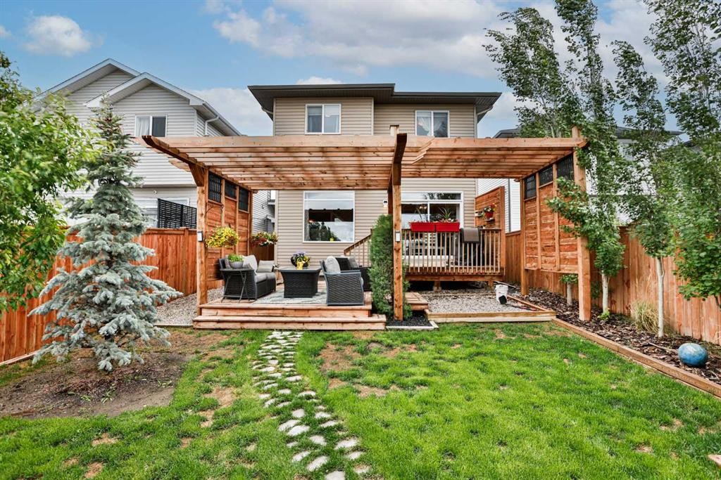 874 Greywolf Run North, Lethbridge, AB