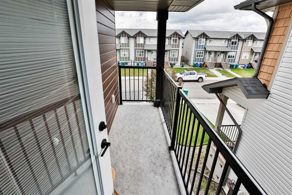 874 Greywolf Run North, Lethbridge, AB