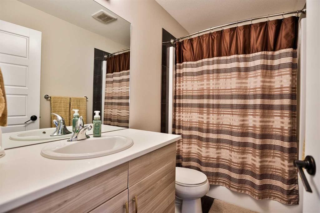 874 Greywolf Run North, Lethbridge, AB
