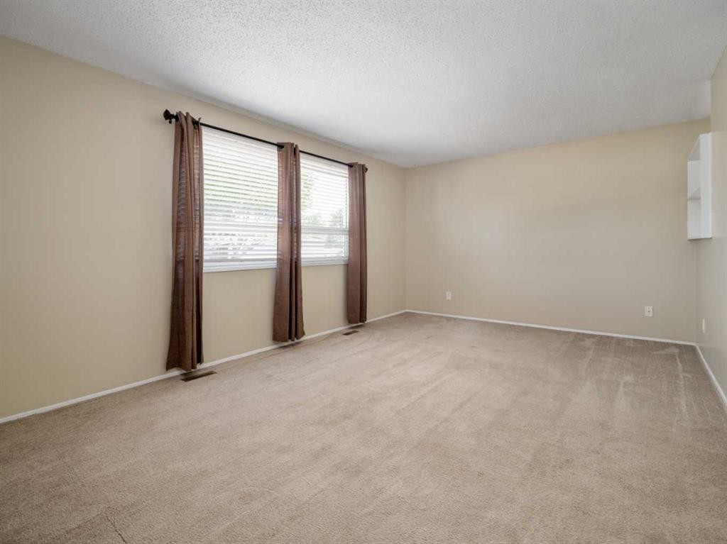 2-269 Laval Boulevard West, Lethbridge, AB