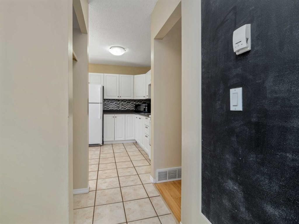 2-269 Laval Boulevard West, Lethbridge, AB