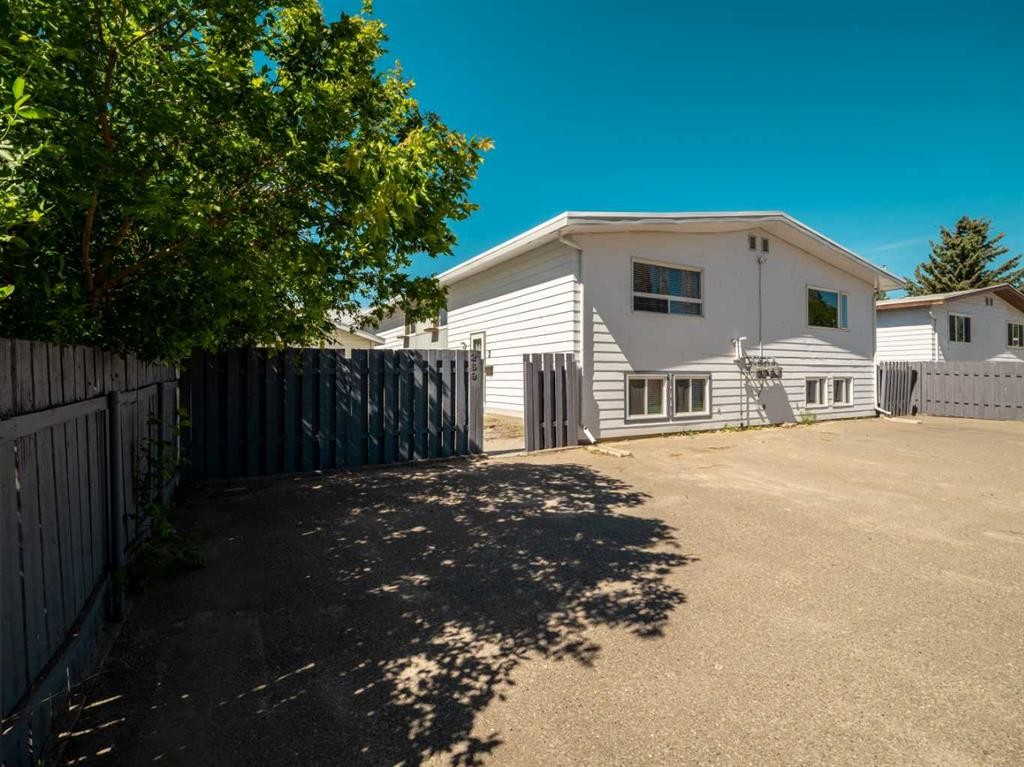 2-269 Laval Boulevard West, Lethbridge, AB