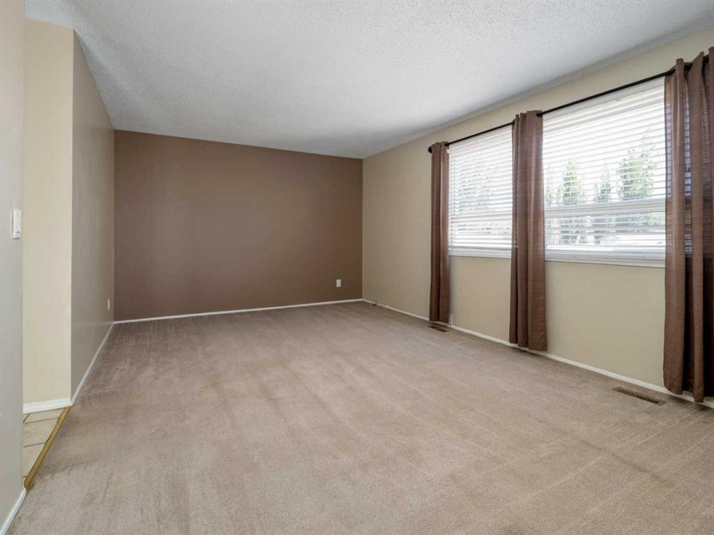 2-269 Laval Boulevard West, Lethbridge, AB