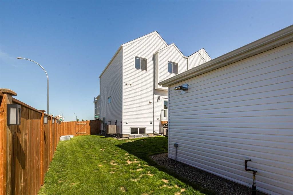 80 Blackwolf Lane North, Lethbridge, AB