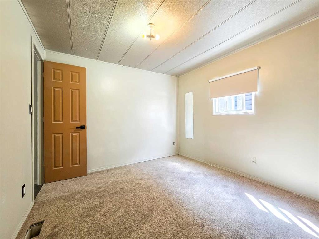 6726 17 Avenue, Coleman, AB - Indoor Photo Showing Other Room