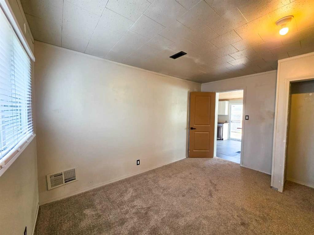 6726 17 Avenue, Coleman, AB - Indoor Photo Showing Other Room
