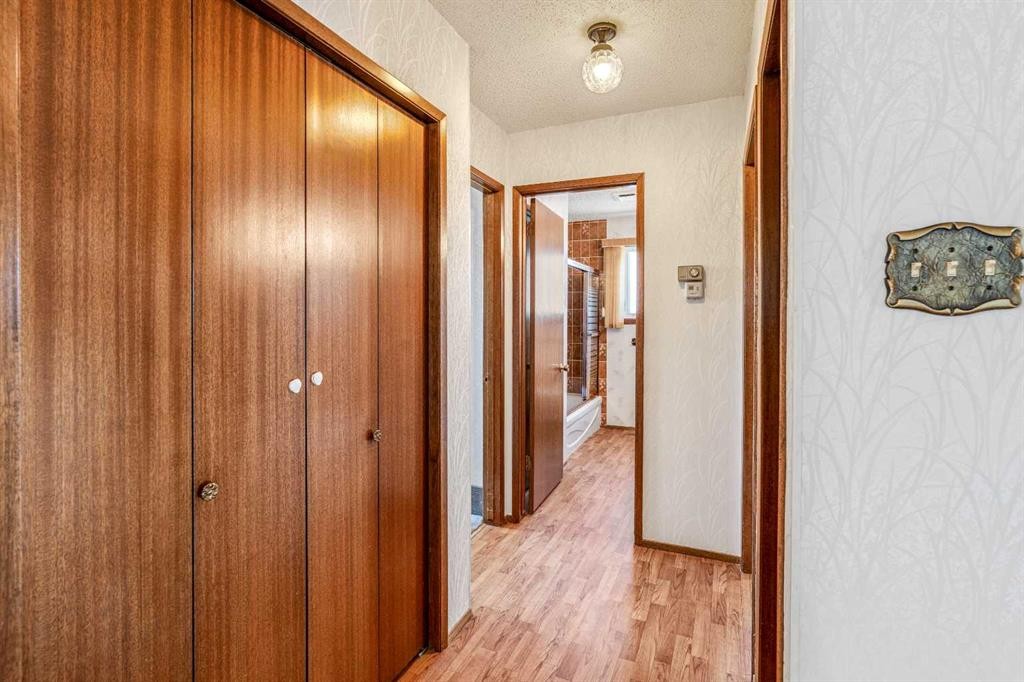 47 Ryerson Road West, Lethbridge, AB - Indoor Photo Showing Other Room