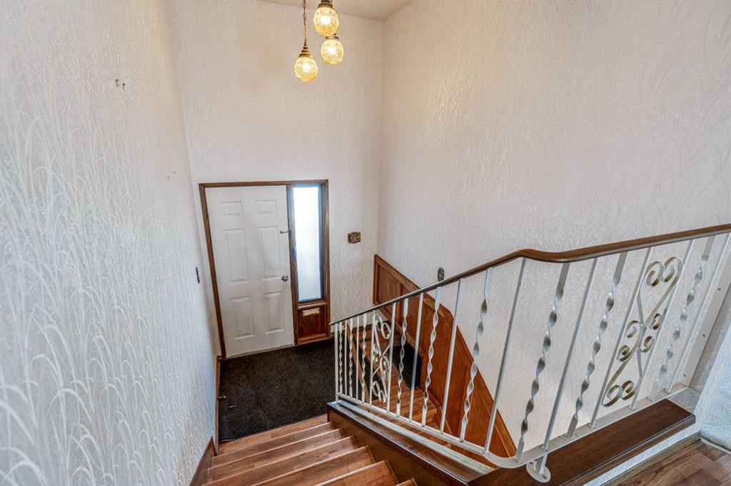47 Ryerson Road West, Lethbridge, AB - Indoor Photo Showing Other Room
