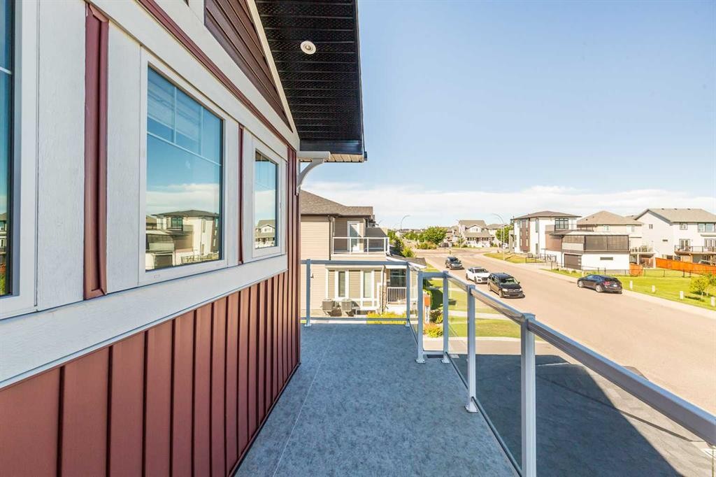 208-210 Firelight Way West, Lethbridge, AB