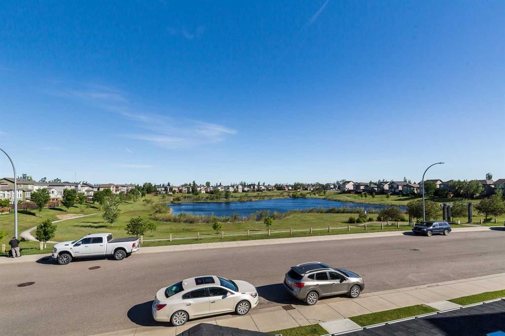 208-210 Firelight Way West, Lethbridge, AB