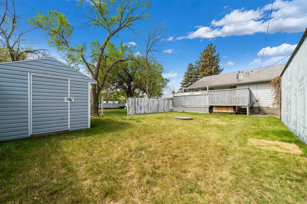 5205 55 Street, Taber, AB - Outdoor