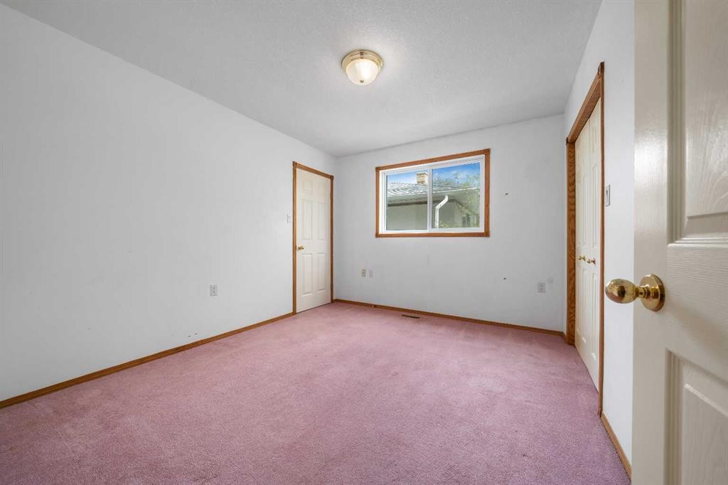 5205 55 Street, Taber, AB - Indoor Photo Showing Other Room