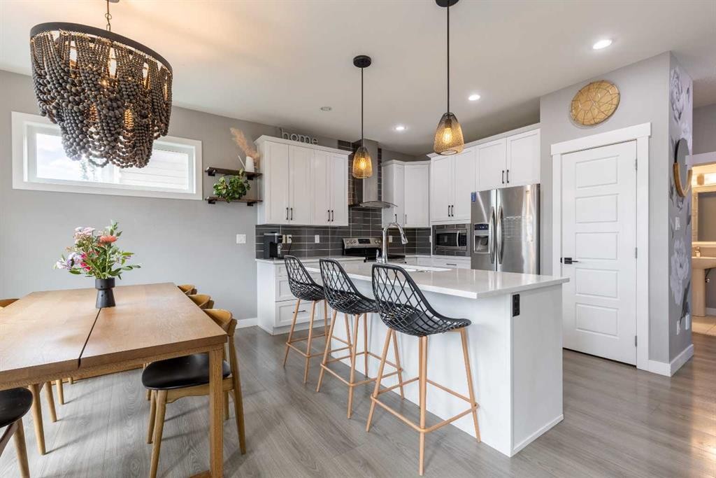 575 Moonlight Lane West, Lethbridge, AB