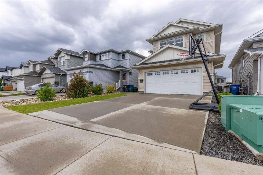 575 Moonlight Lane West, Lethbridge, AB