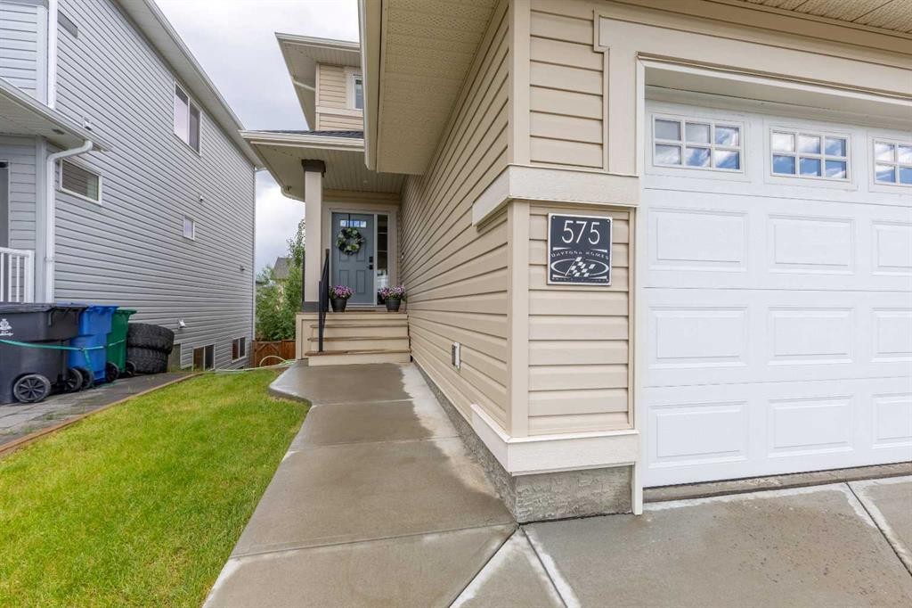 575 Moonlight Lane West, Lethbridge, AB