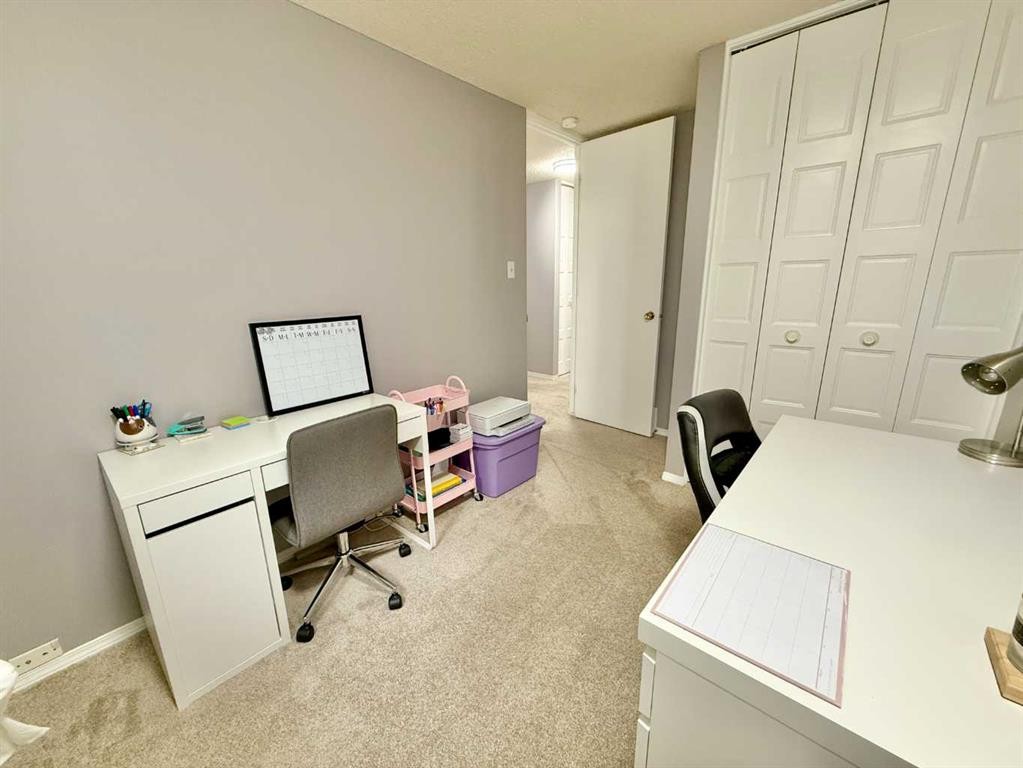20-115 Lafayette Boulevard West, Lethbridge, AB