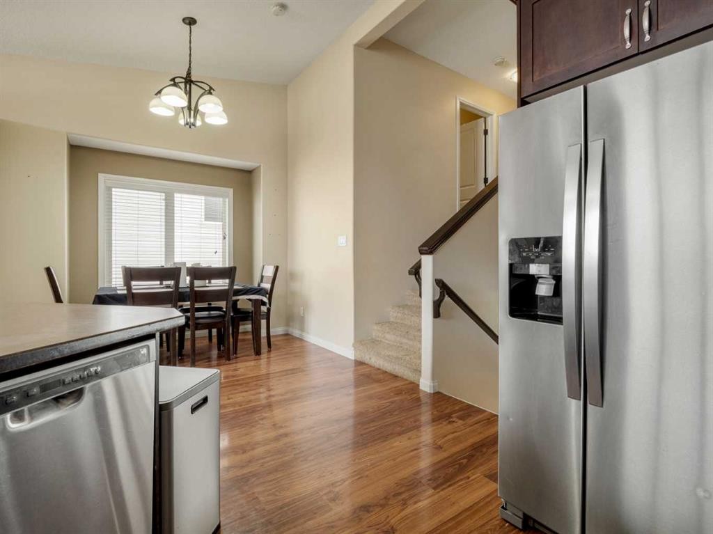 554 Margaret Sutherland Crescent North, Lethbridge, AB