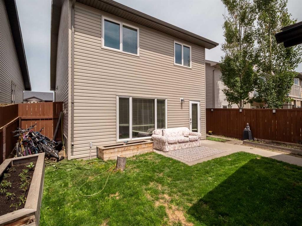 554 Margaret Sutherland Crescent North, Lethbridge, AB