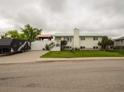640 Tumbleweed Avenue Pincher Creek, AB T0K 1W0
