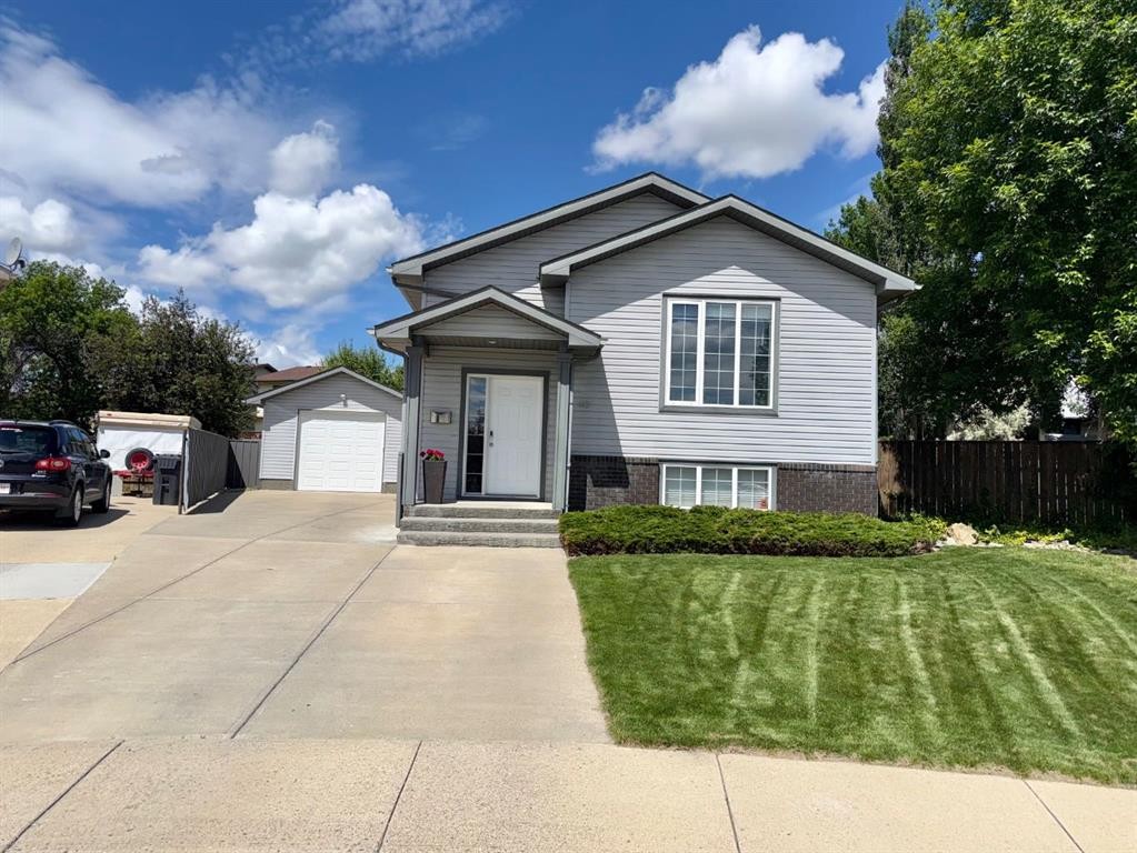 40 Micmac Court West, Lethbridge, AB
