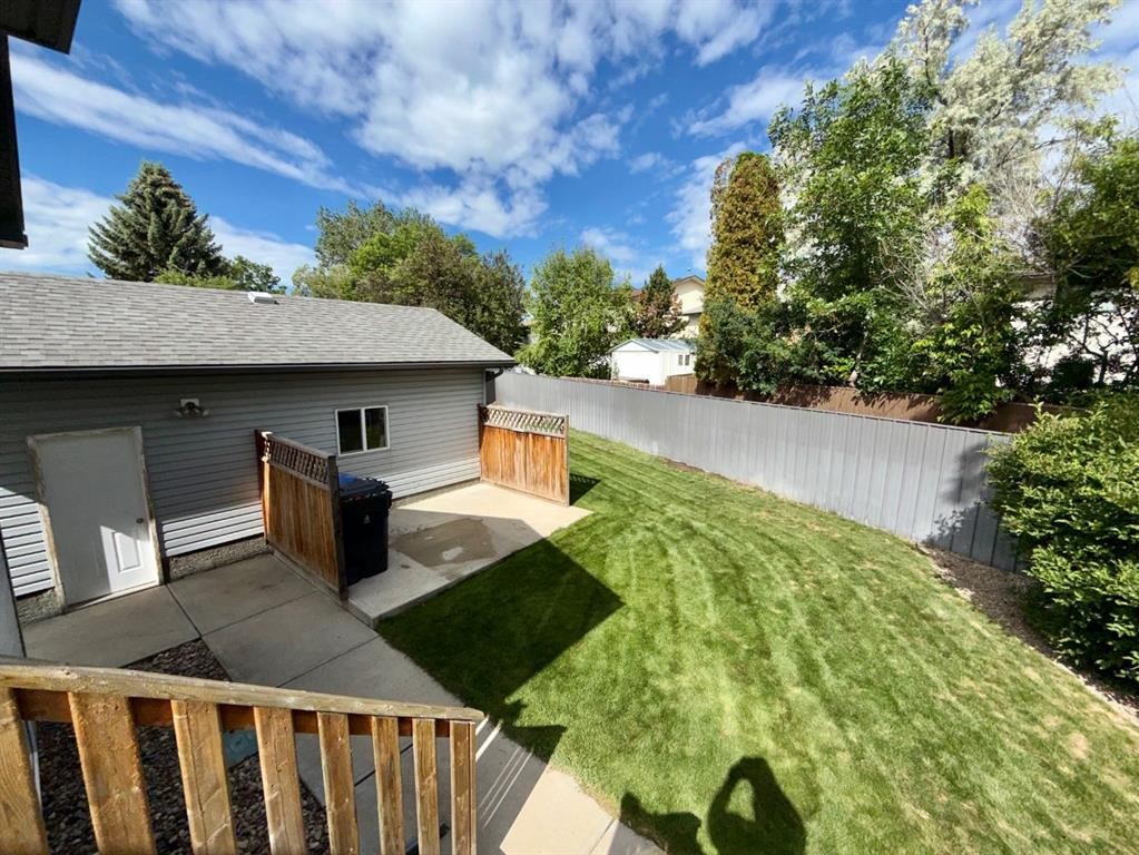 40 Micmac Court West, Lethbridge, AB