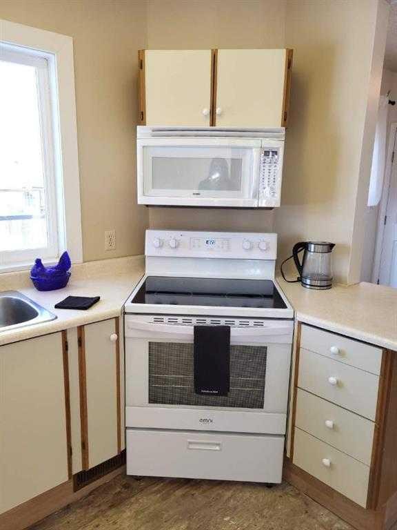 301 1St Avenue North, Coutts, AB