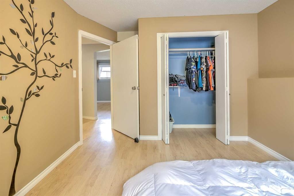 84 Erminedale Boulevard North, Lethbridge, AB