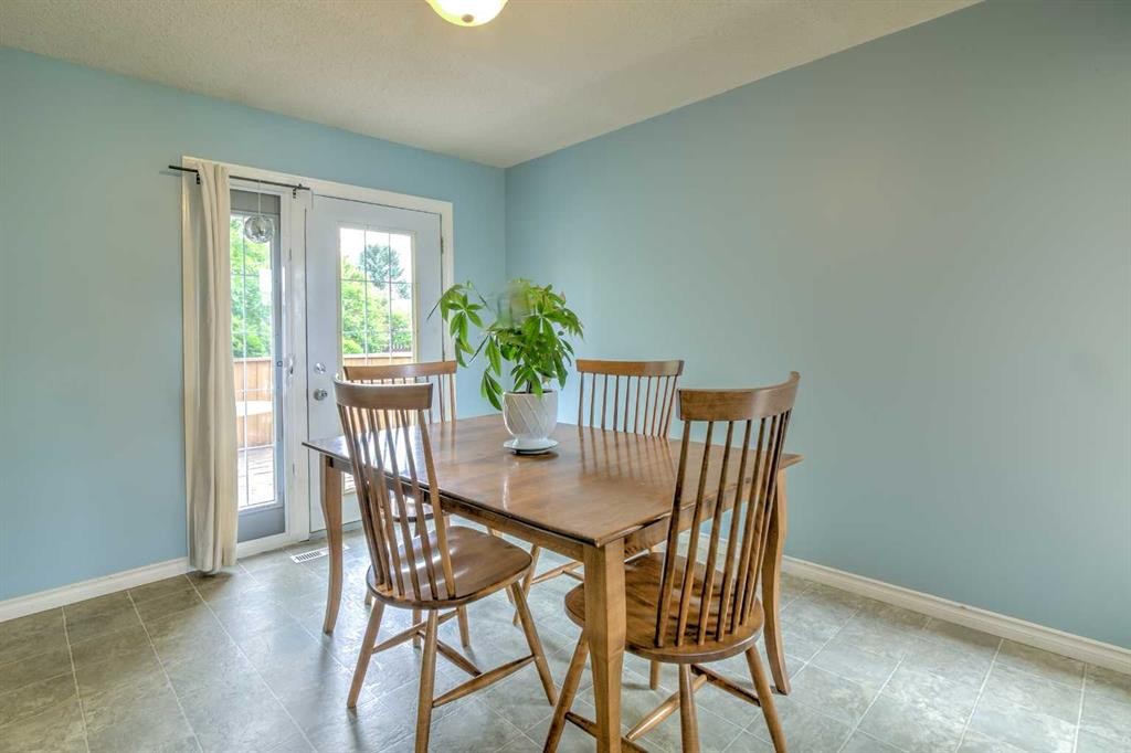 84 Erminedale Boulevard North, Lethbridge, AB