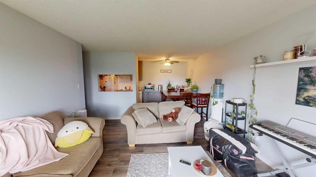 102-401 Columbia Boulevard West, Lethbridge, AB