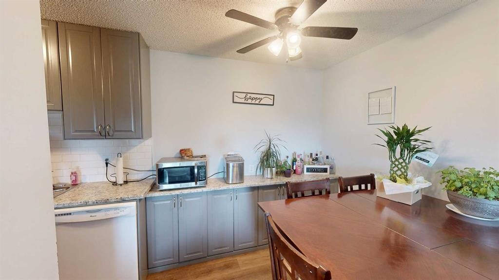 102-401 Columbia Boulevard West, Lethbridge, AB