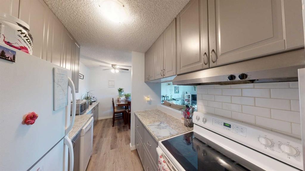 102-401 Columbia Boulevard West, Lethbridge, AB