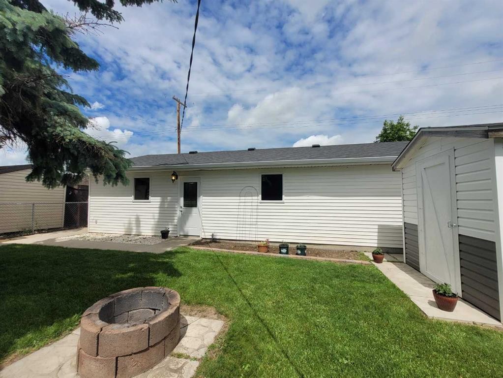 616 3Rd Avenue North, Vauxhall, AB