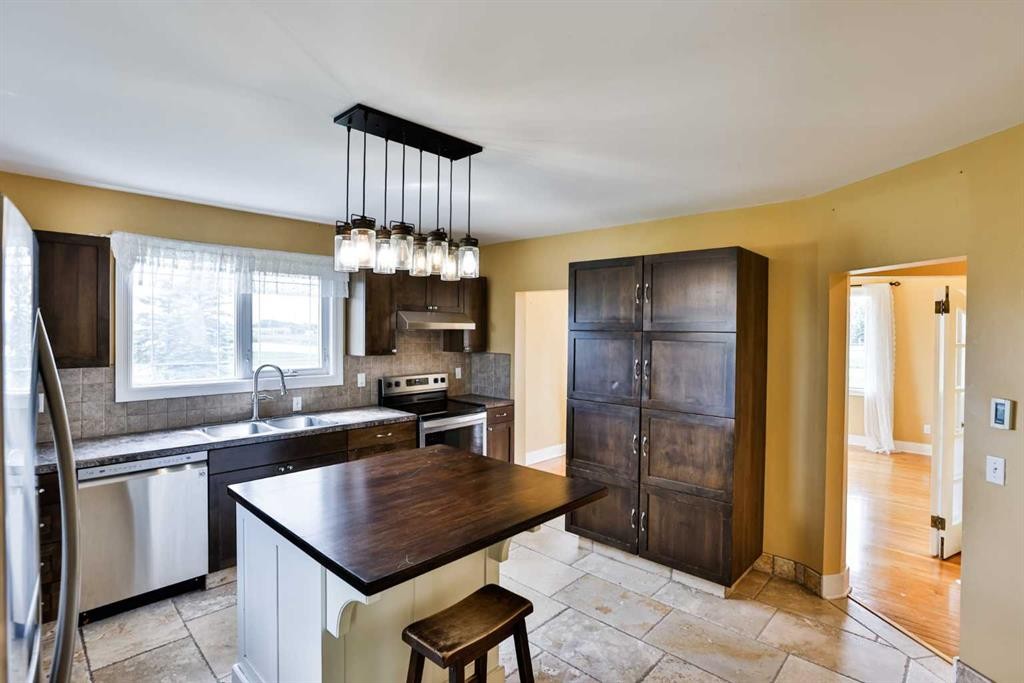 12 Aspen Arbor, Raymond, AB