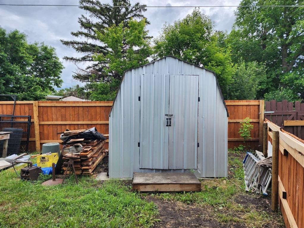 5404 5Th Street West, Claresholm, AB