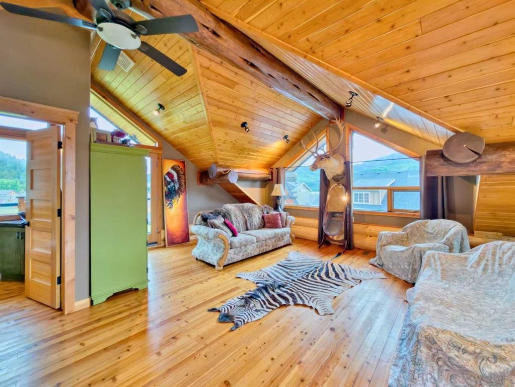 21407 29 Avenue, Bellevue, AB