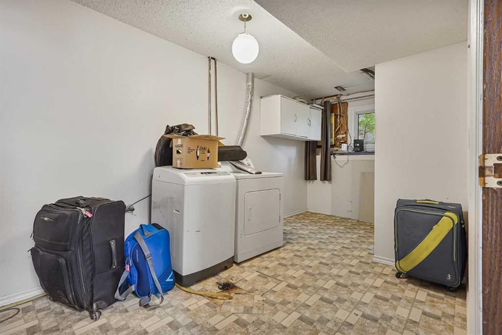 28 Cayuga Crescent West, Lethbridge, AB