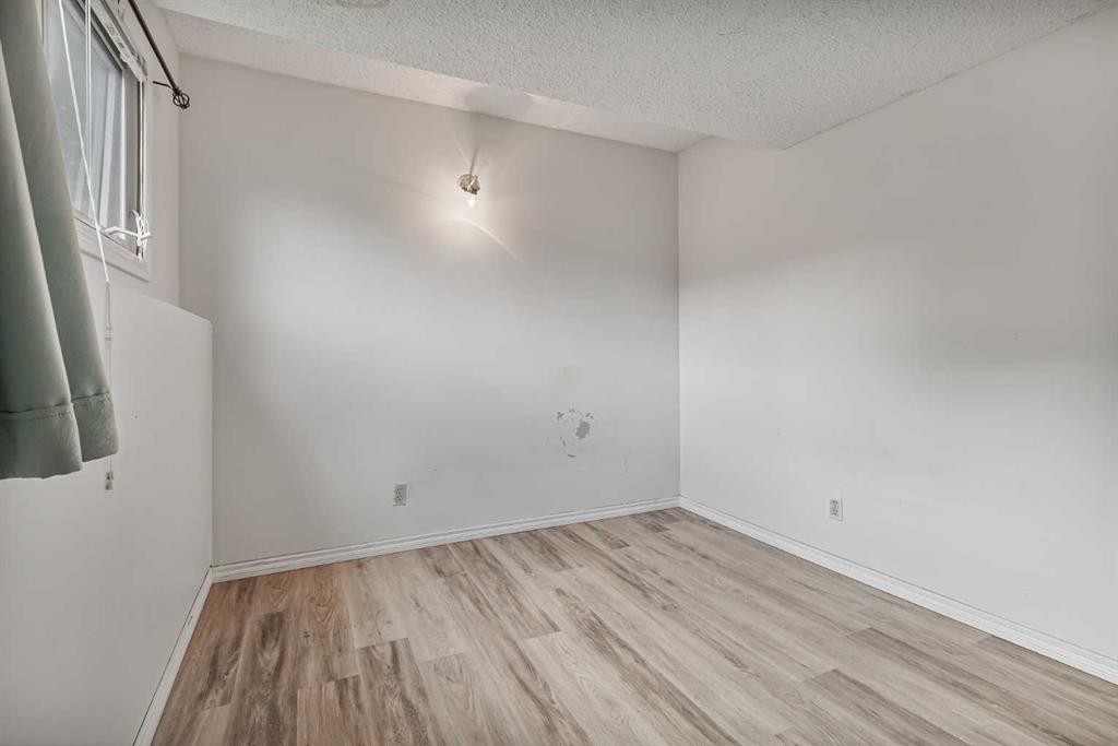 28 Cayuga Crescent West, Lethbridge, AB