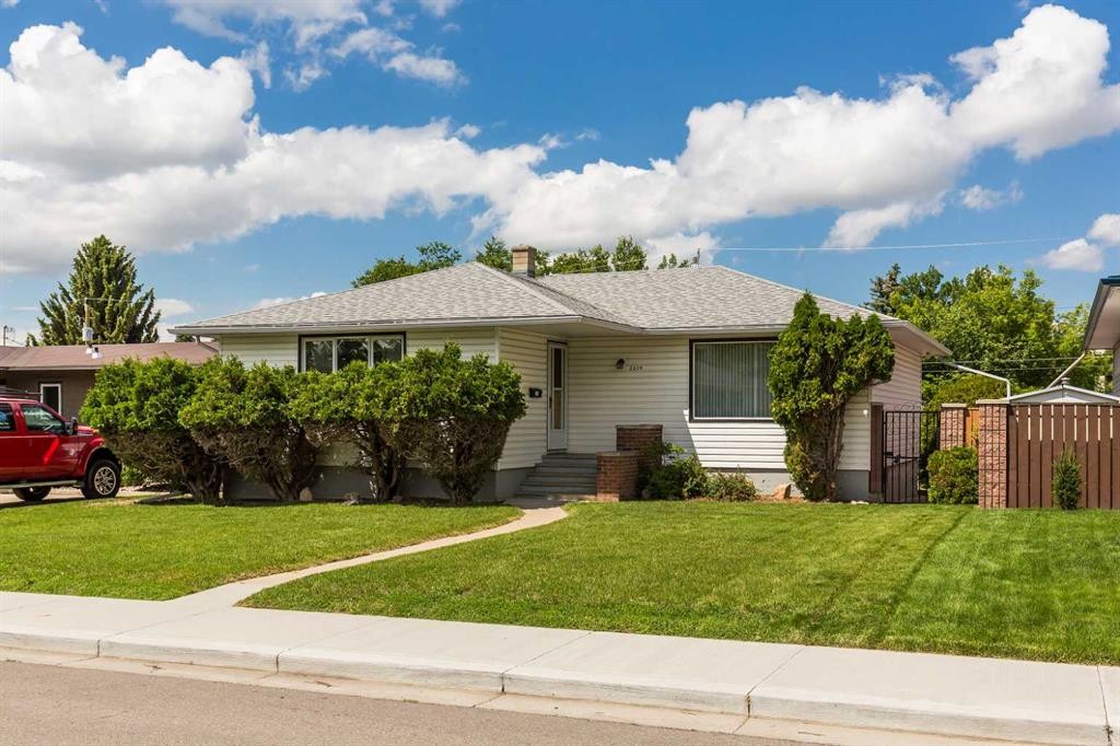 2209 8A Avenue South, Lethbridge, AB
