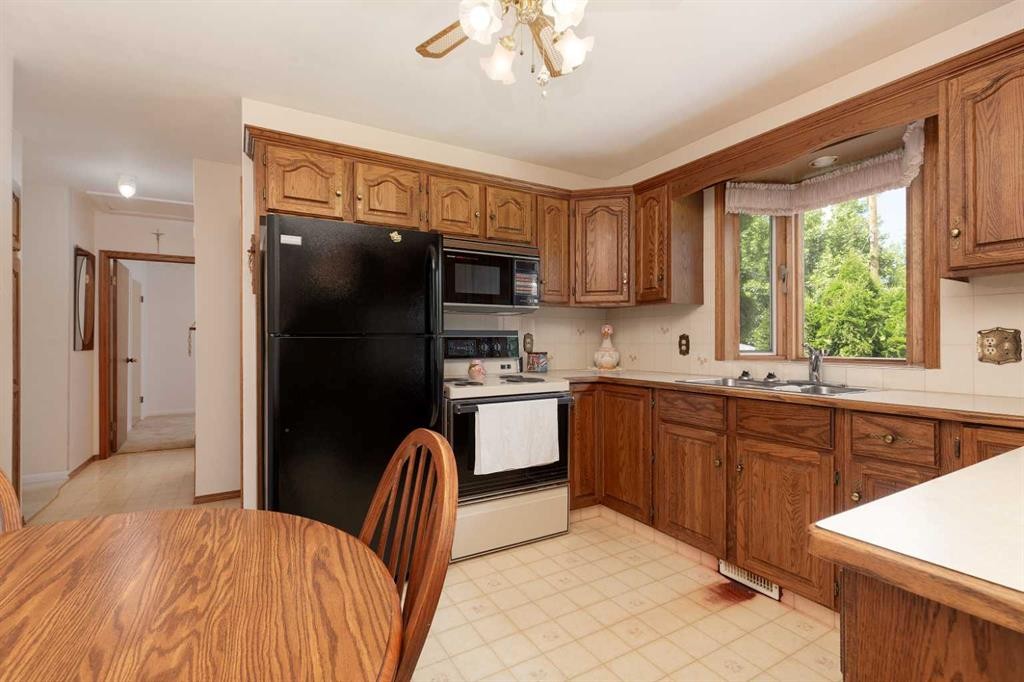 2209 8A Avenue South, Lethbridge, AB