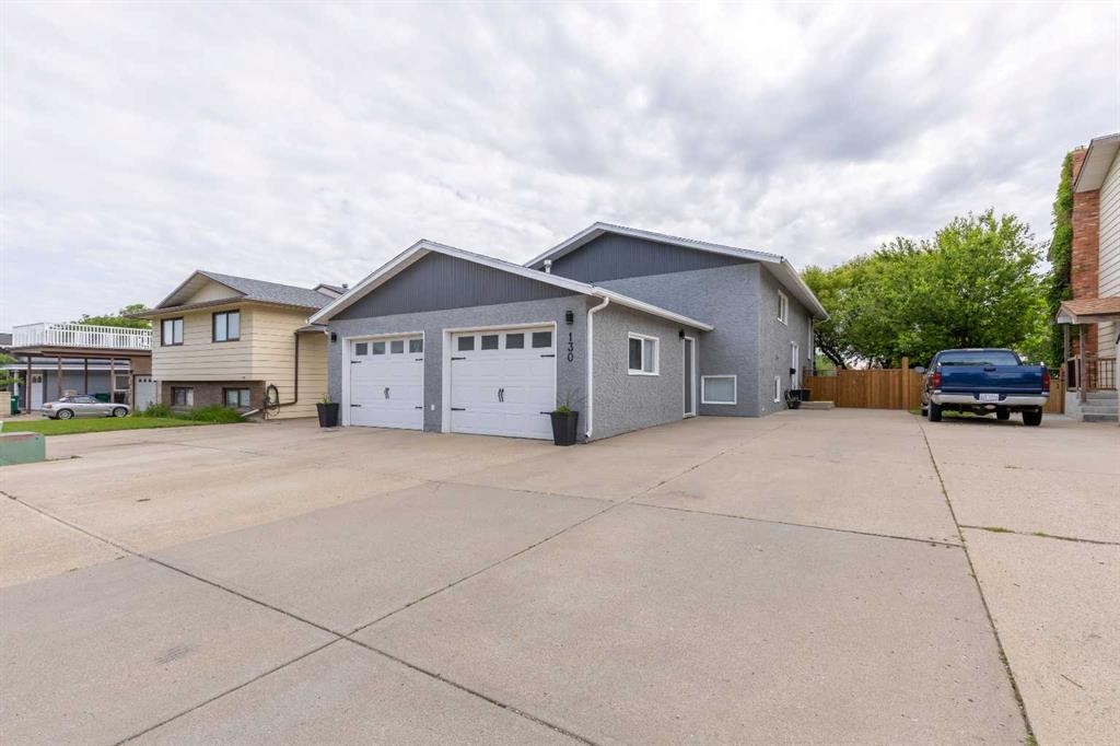 130 Chippewa Crescent West, Lethbridge, AB - Outdoor