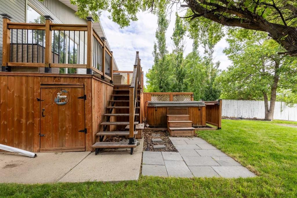 130 Chippewa Crescent West, Lethbridge, AB - Outdoor