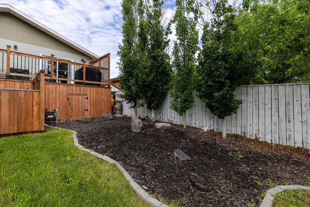 130 Chippewa Crescent West, Lethbridge, AB - Outdoor