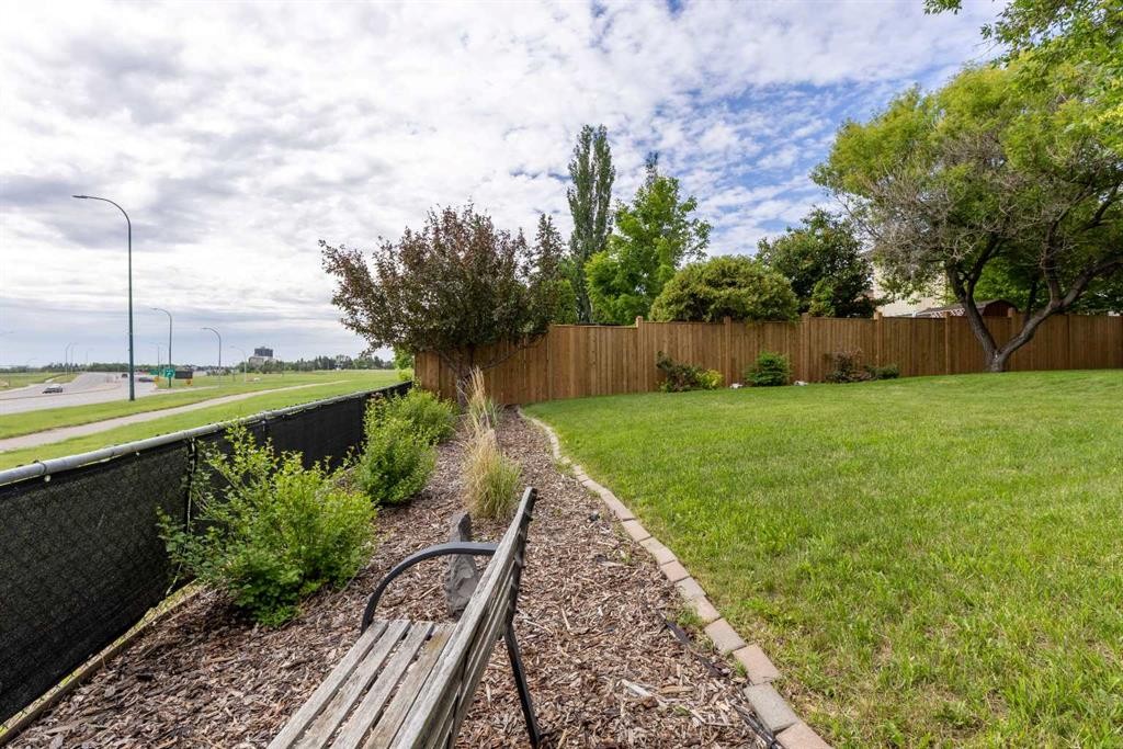 130 Chippewa Crescent West, Lethbridge, AB - Outdoor