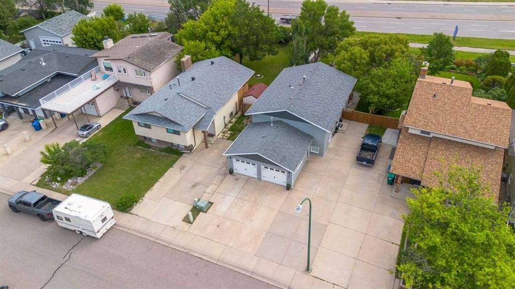 130 Chippewa Crescent West, Lethbridge, AB - Outdoor With View
