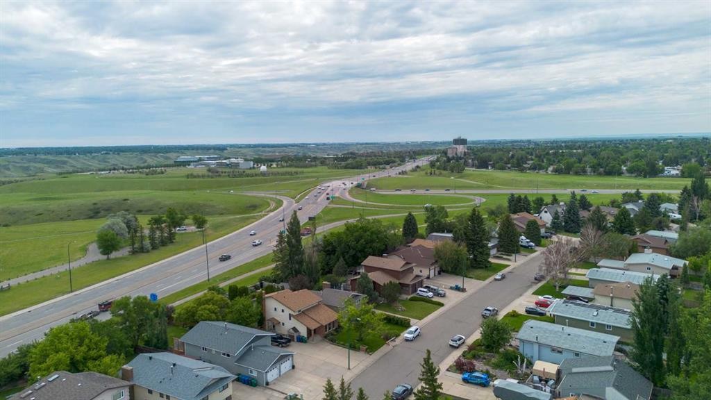 130 Chippewa Crescent West, Lethbridge, AB - Outdoor With View